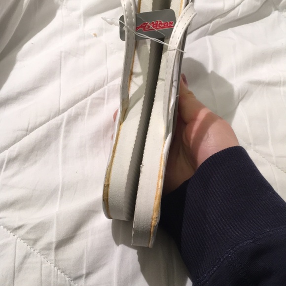 Ardene White Flip Flops - Picture 5 of 8